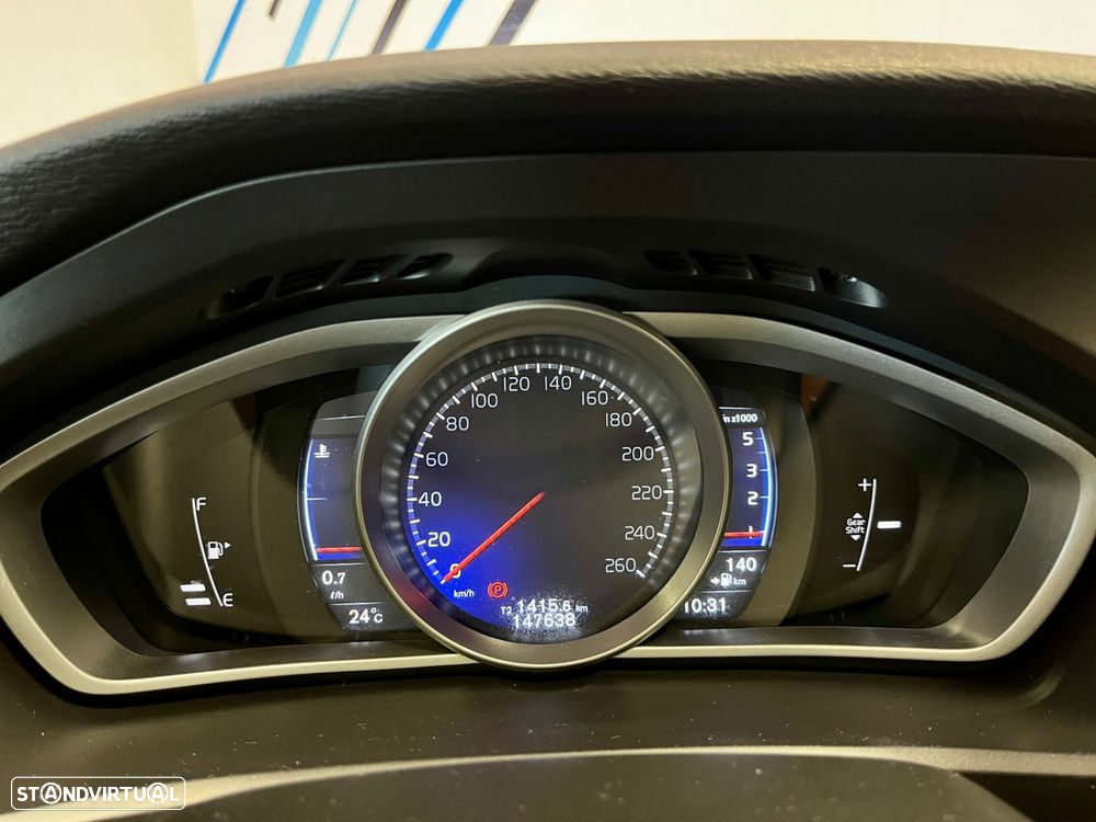 Volvo V40 2.0 D2 R-Design Momentum - 34