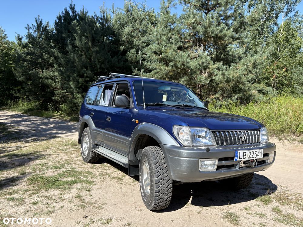 Toyota Land Cruiser - 1