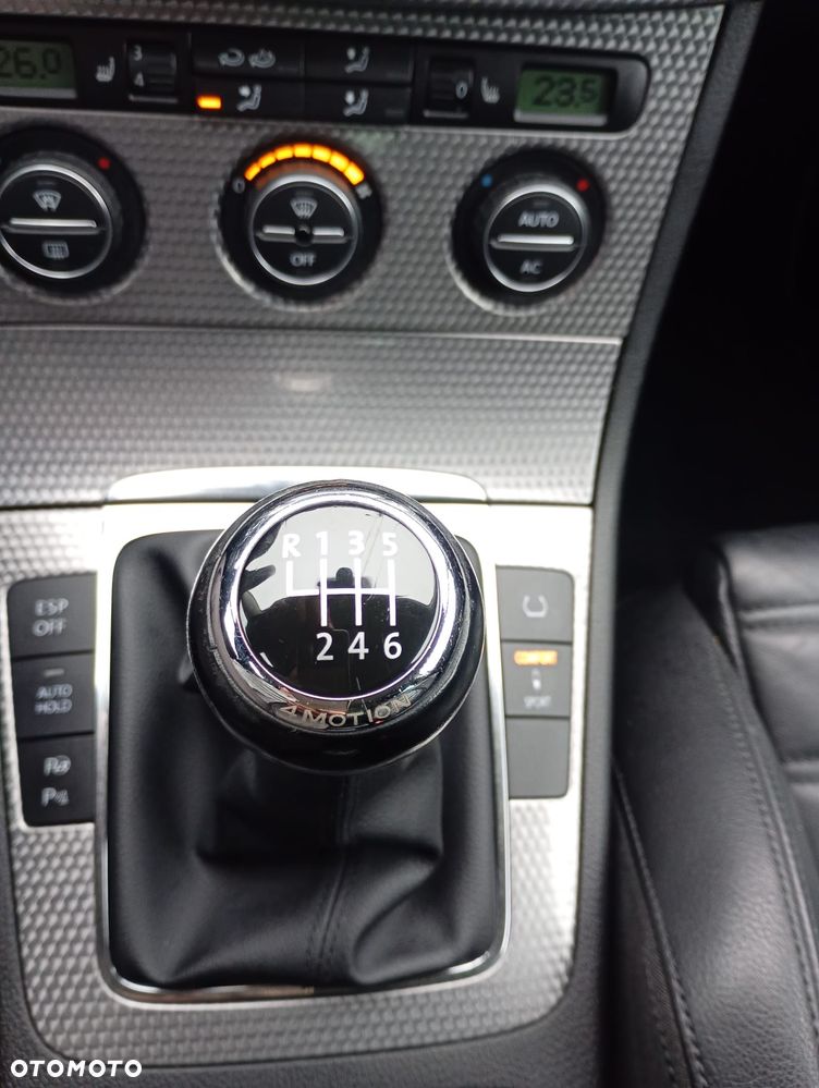 Volkswagen Passat 2.0 TDI 4Motion Highline - 20