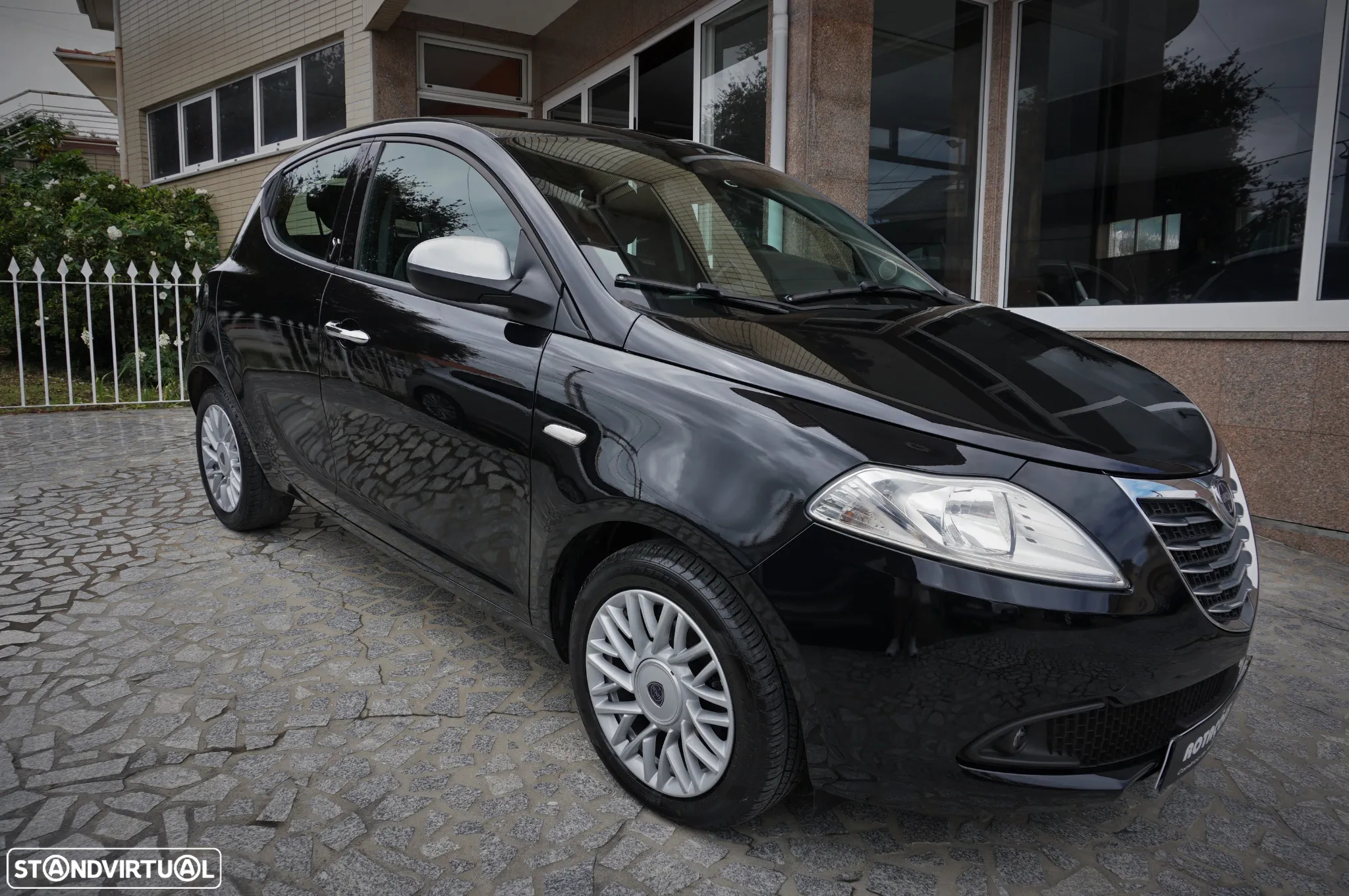 Lancia Ypsilon 1.2 S&S Silver - 3