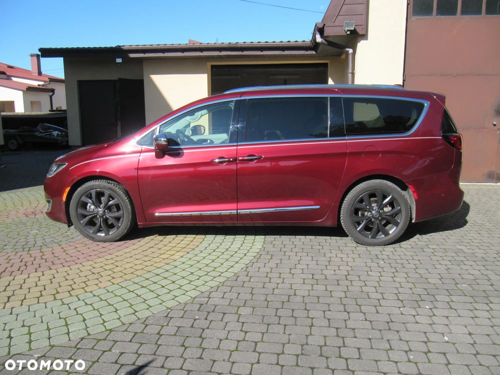 Chrysler Pacifica - 6