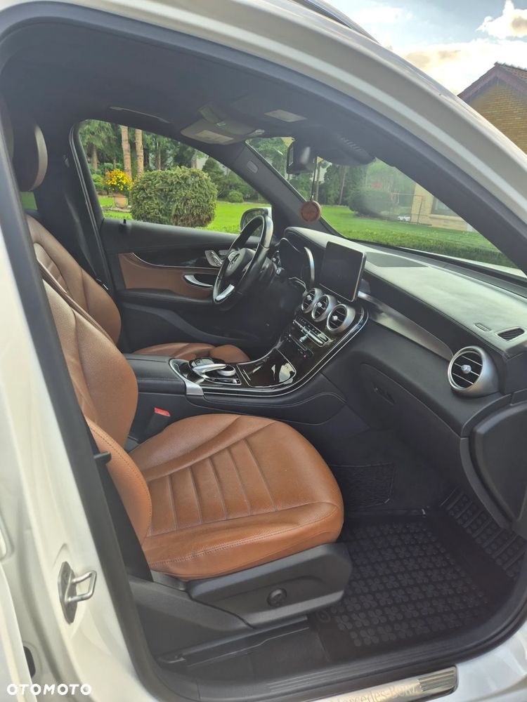 Mercedes-Benz GLC 300 4Matic 9G-TRONIC - 9