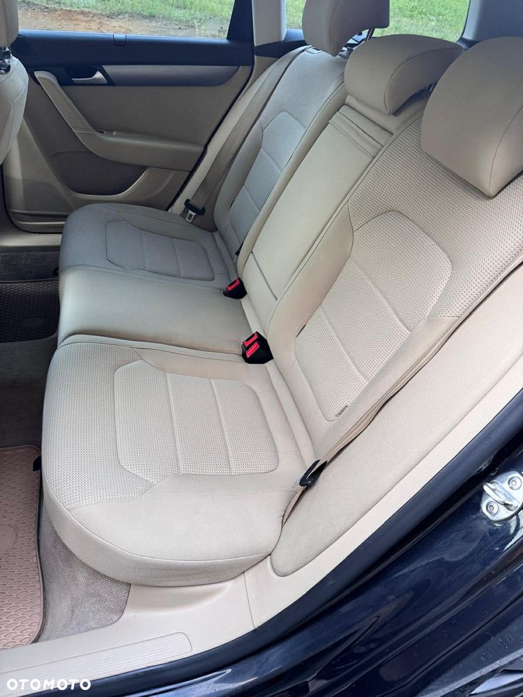 Volkswagen Passat Variant 2.0 TDI 4Motion DSG BlueMotion Tech Business Edition - 5