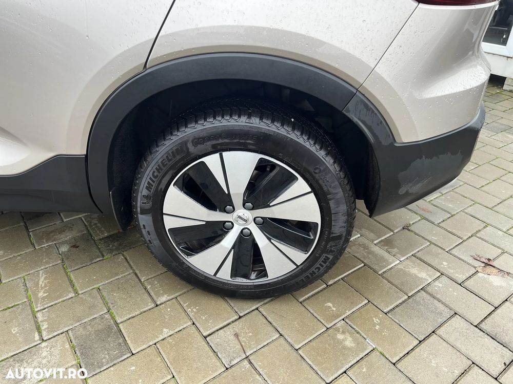 Volvo XC 40 B3 AT FWD MHEV Core - 17