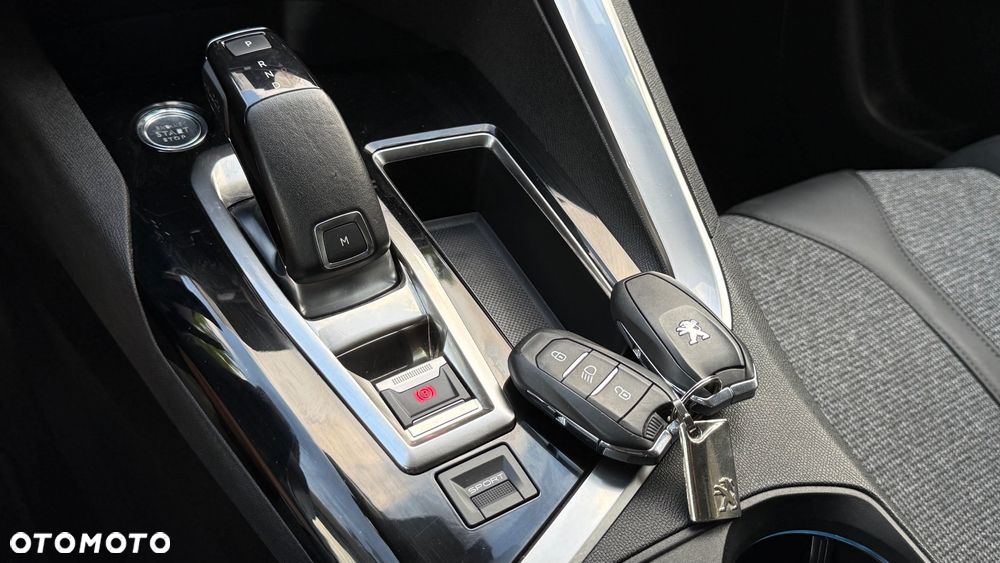 Peugeot 3008 PureTech 130 Stop & Start GPF EAT8 Allure - 31