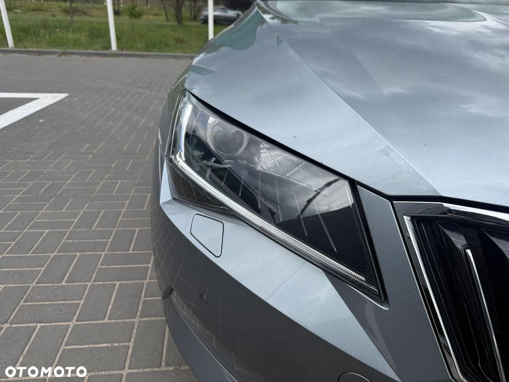 Skoda Superb 2.0 TDI Style DSG - 11