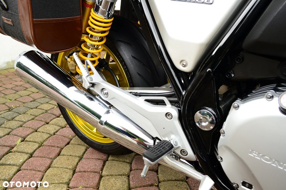 Honda CB - 23