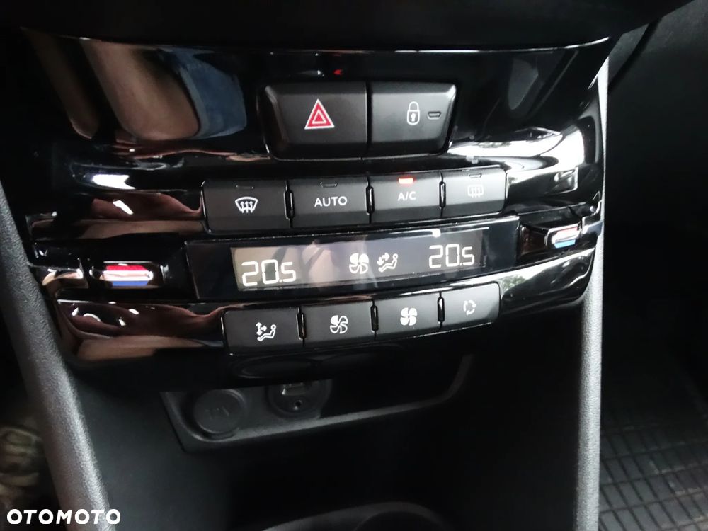 Peugeot 2008 - 15
