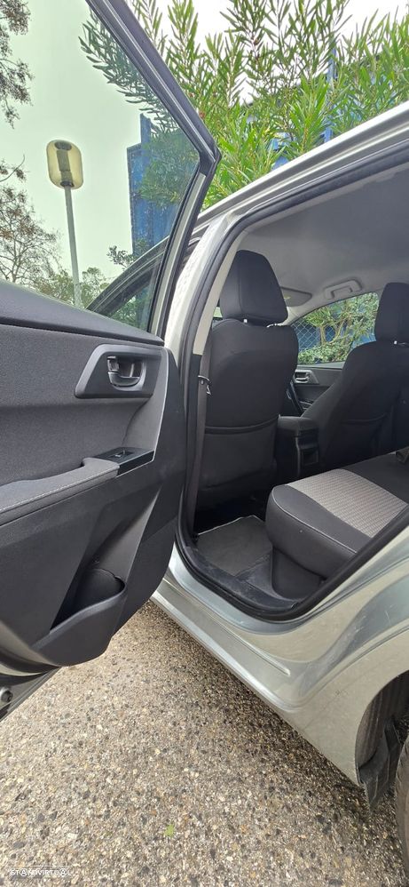 Toyota Auris Touring Sports 1.8 HSD Comfort+P.Sport - 10