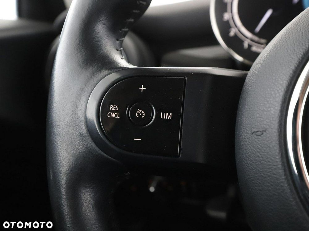 MINI Cooper Essential Trim - 30