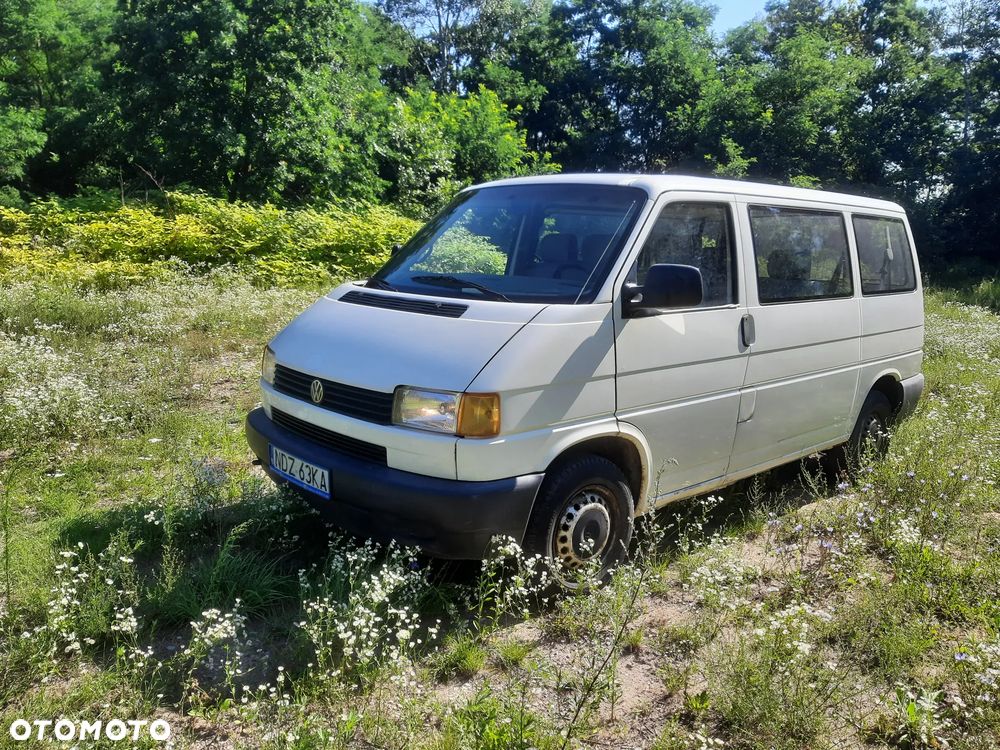 Volkswagen Caravelle - 1