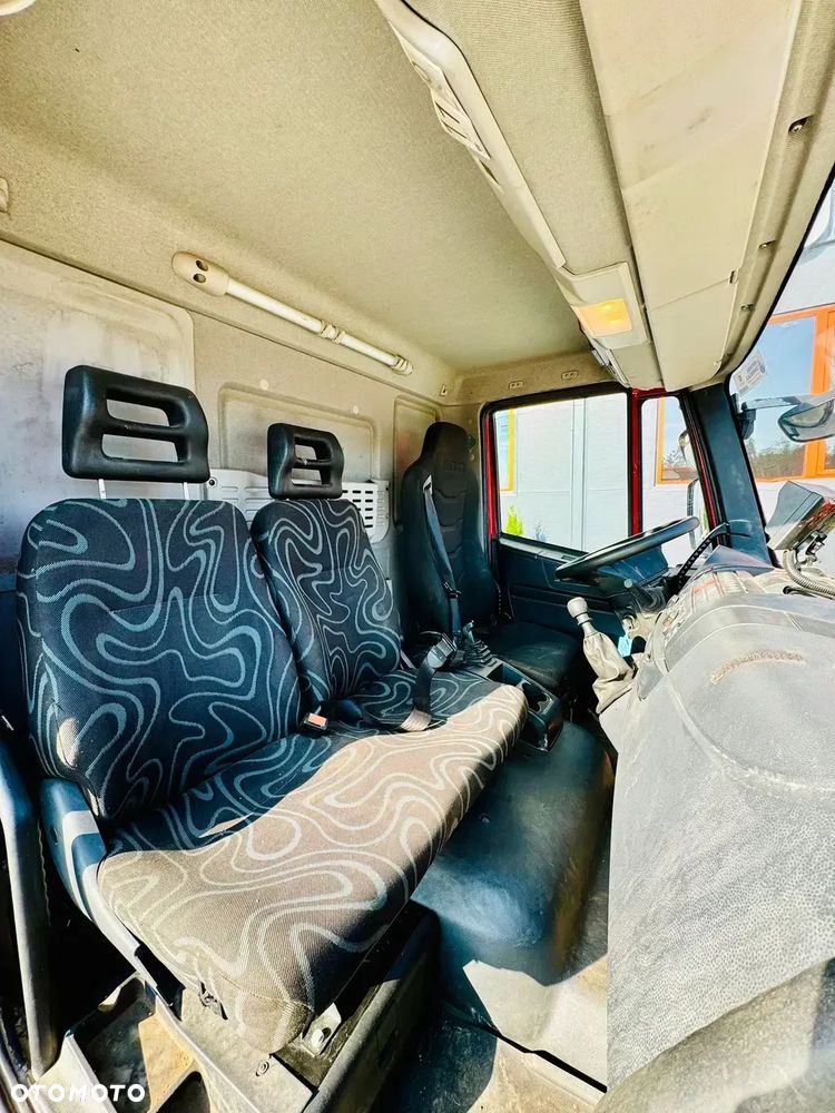 Iveco Iveco Eurocargo 180E25 // Klimatyzacja /  4x2 // skrzynia + HDS żuraw HIAB dzwig - 25
