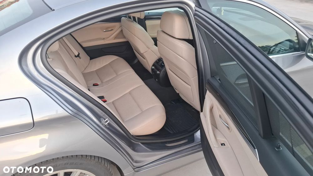 BMW Seria 5 535i xDrive - 29