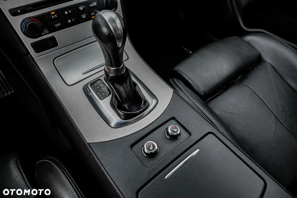 Infiniti G G37 S - 35