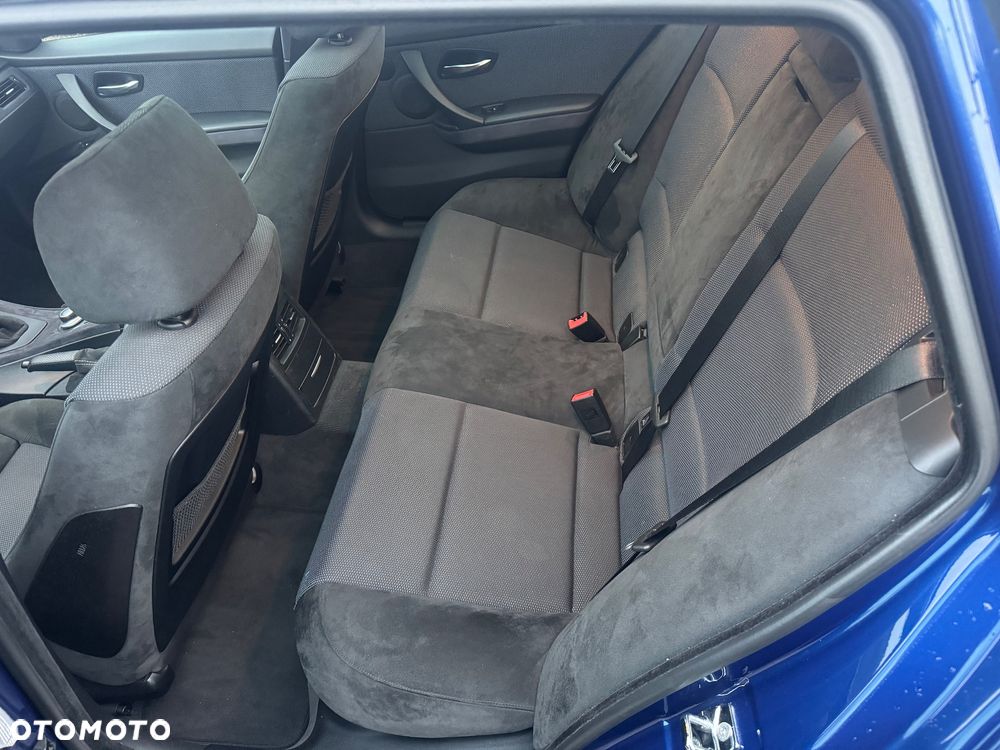 BMW Seria 3 320d DPF Touring - 10