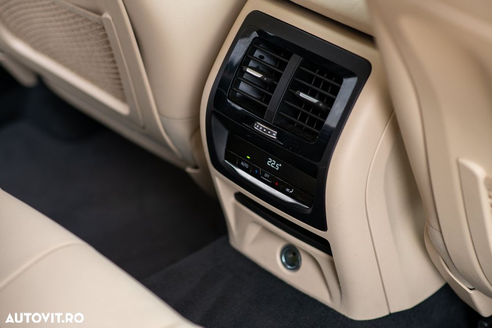 BMW X3 xDrive20i AT xLine - 10