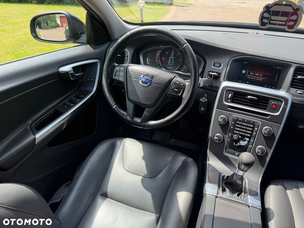 Volvo V60 D2 R-Design Momentum - 29