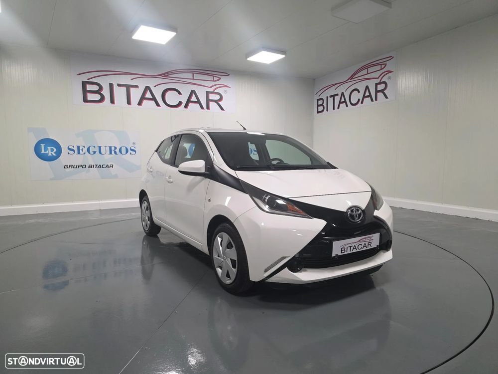 Toyota Aygo 1.0 X-Play Plus MM - 2