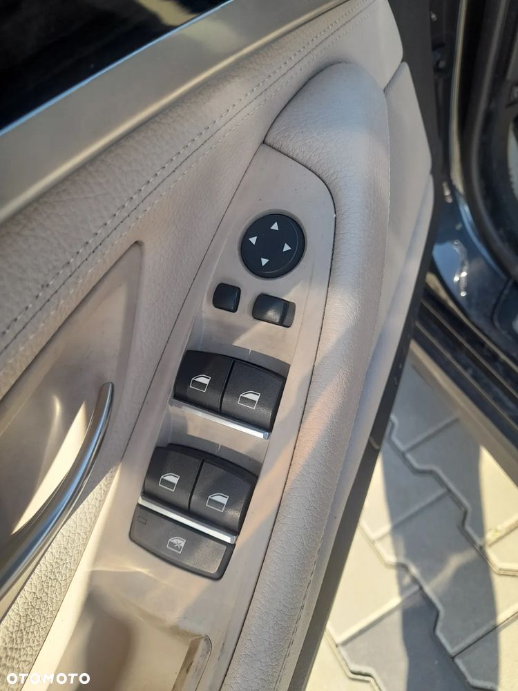 BMW Seria 5 535i xDrive - 20