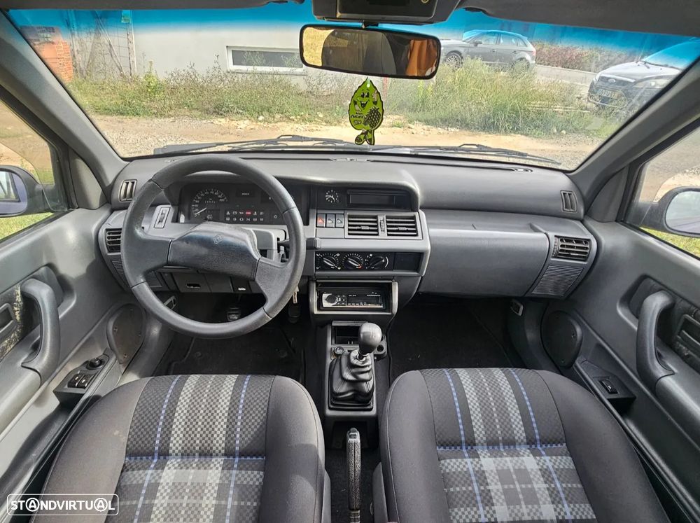 Renault Clio 1.9 RT - 8
