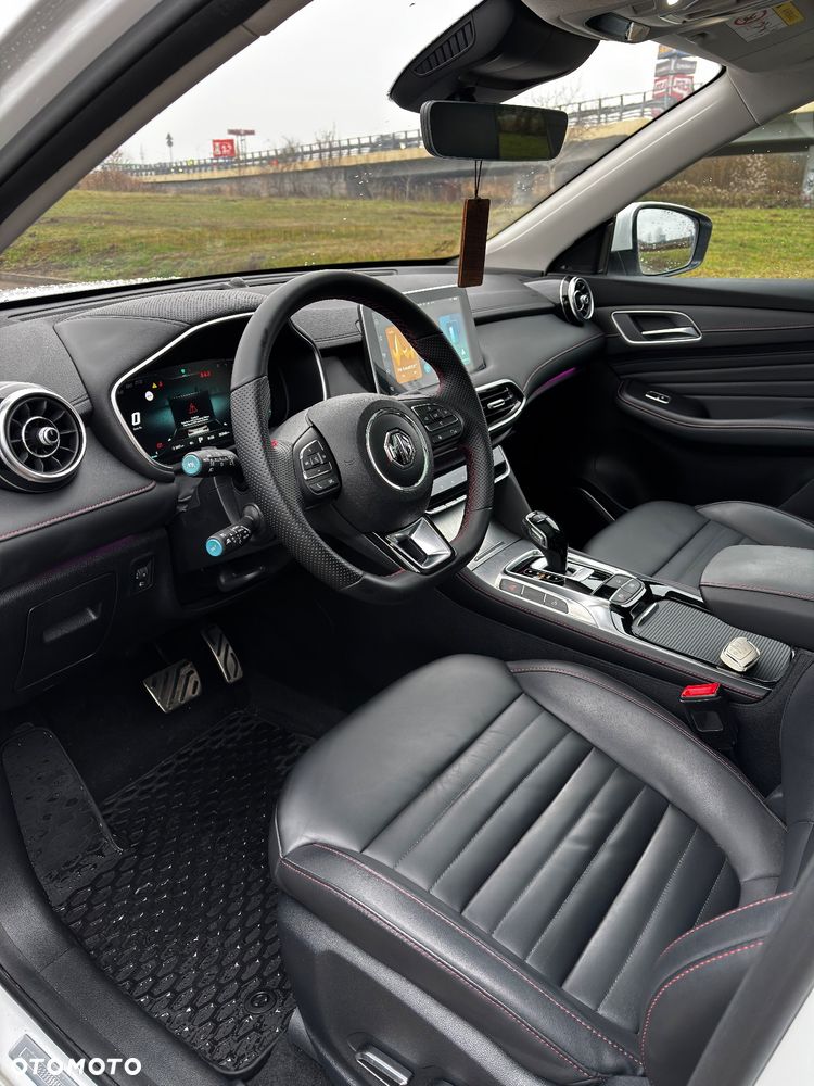 MG HS 1.5 T-GDI Exclusive DCT - 10