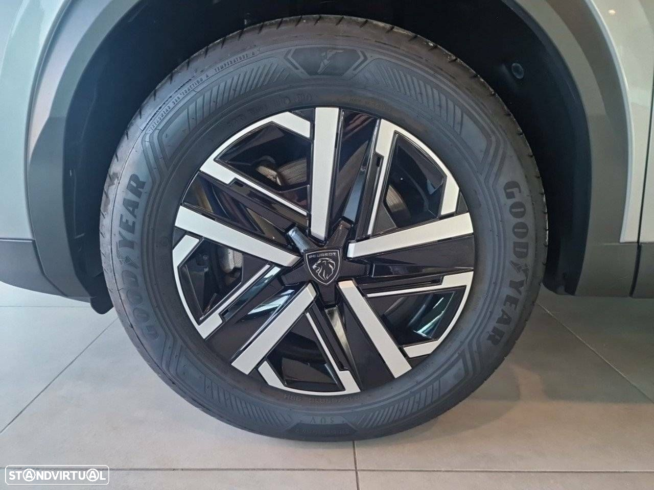 Peugeot e-2008 54 kWh Active - 11