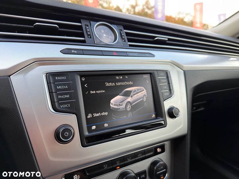 Volkswagen Passat - 30