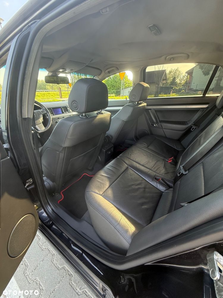 Opel Vectra 1.9 CDTI DPF Cosmo - 11
