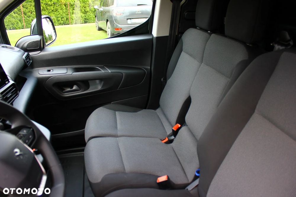 Peugeot PARTNER 1.5HDI 130KM AUTOMAT 8 BIEGÓW LONG DŁUGI 3 OSOBOWY PERFEKT AUTO NAVIGACJA KAMERY,ASYSTENTY,VF23% - 25