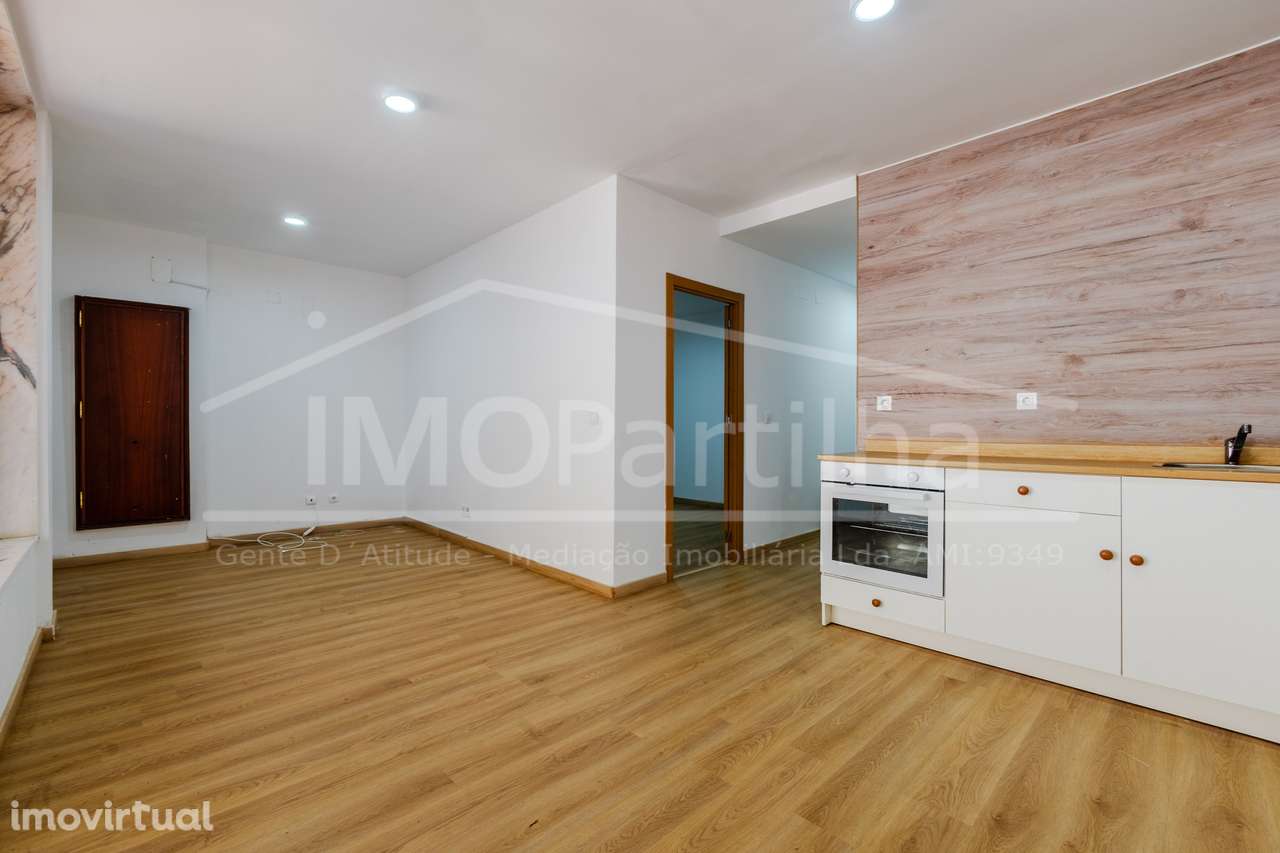 Loja Transformada em T3 no Monte Abraão - Queluz - Grande imagem: 3/12