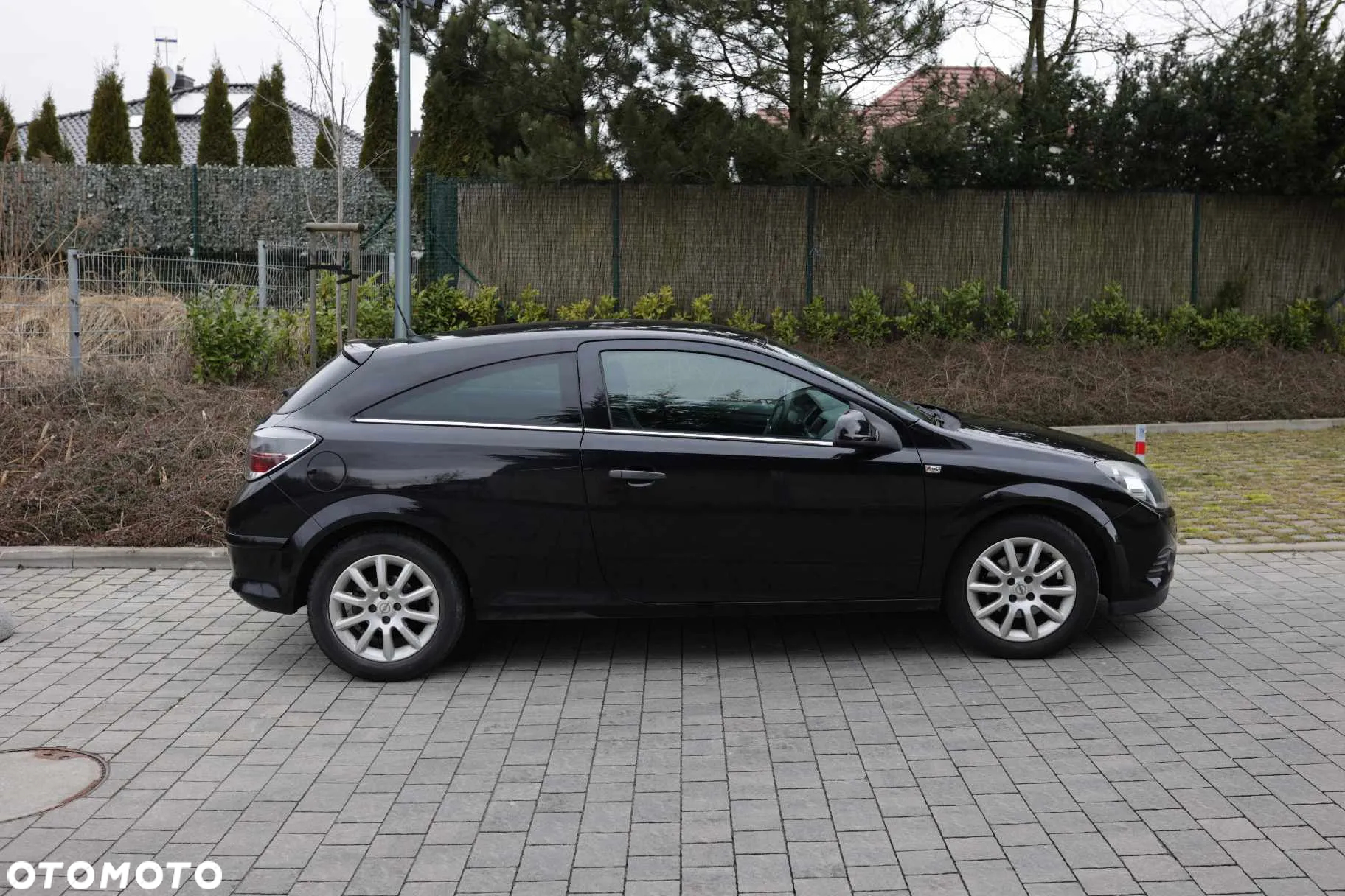 Opel Astra III GTC 1.4 Enjoy - 5
