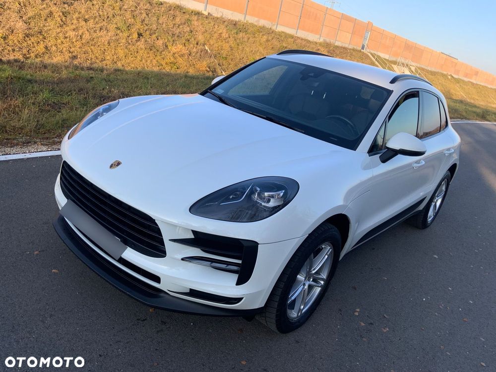 Porsche Macan - 1