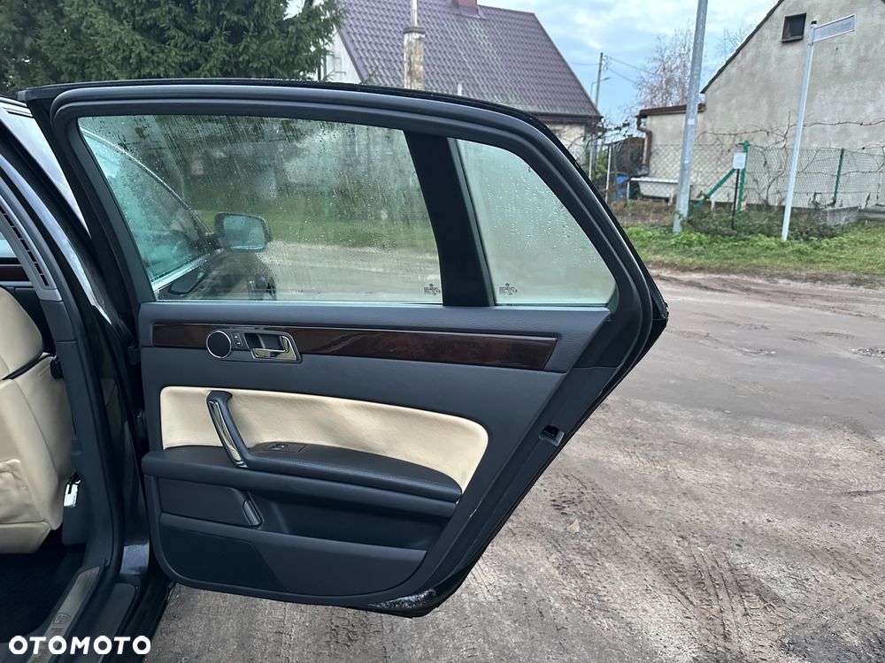 Volkswagen Phaeton - 21