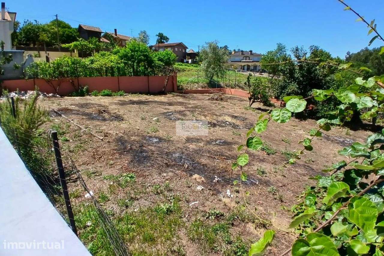 Moradia térrea de 4 frentes inserida em terreno de 1020m2 - Grande imagem: 3/30