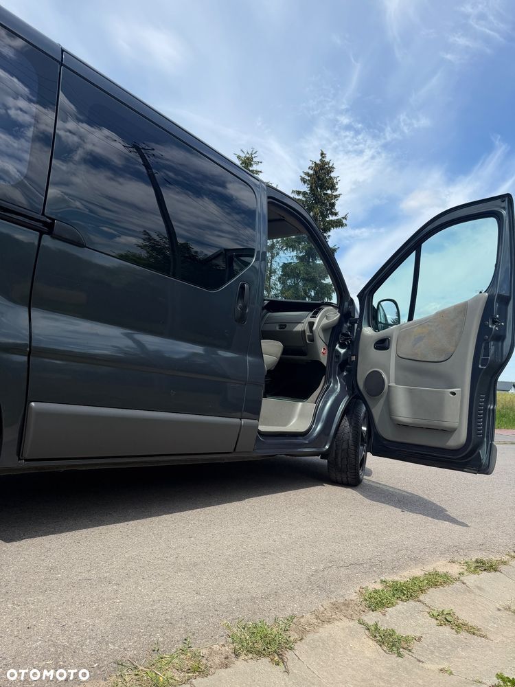 Renault Trafic Passenger - 21