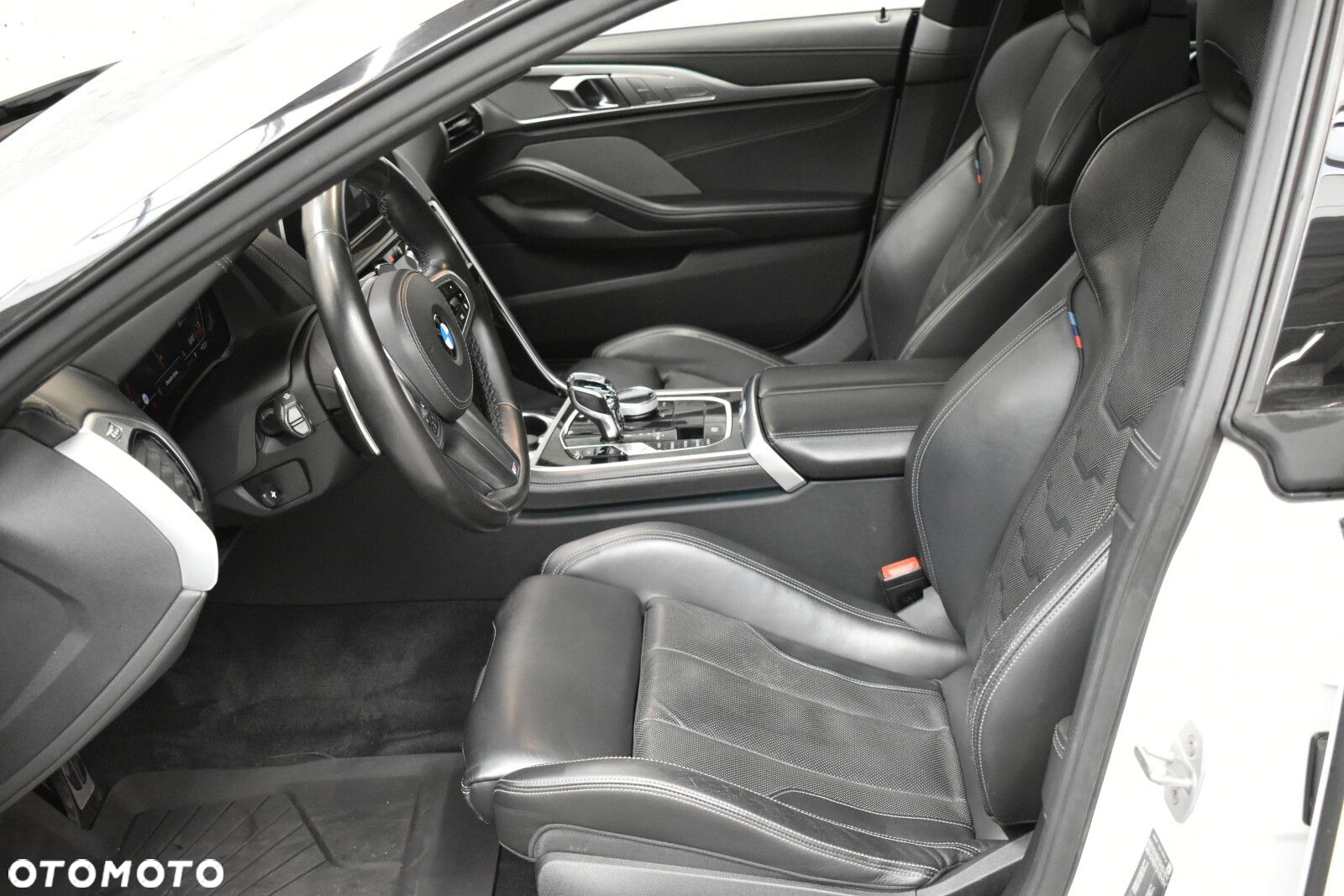 BMW Seria 8 - 10