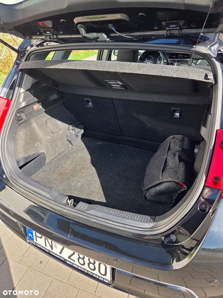 Toyota Auris 1.6 Premium Comfort - 4