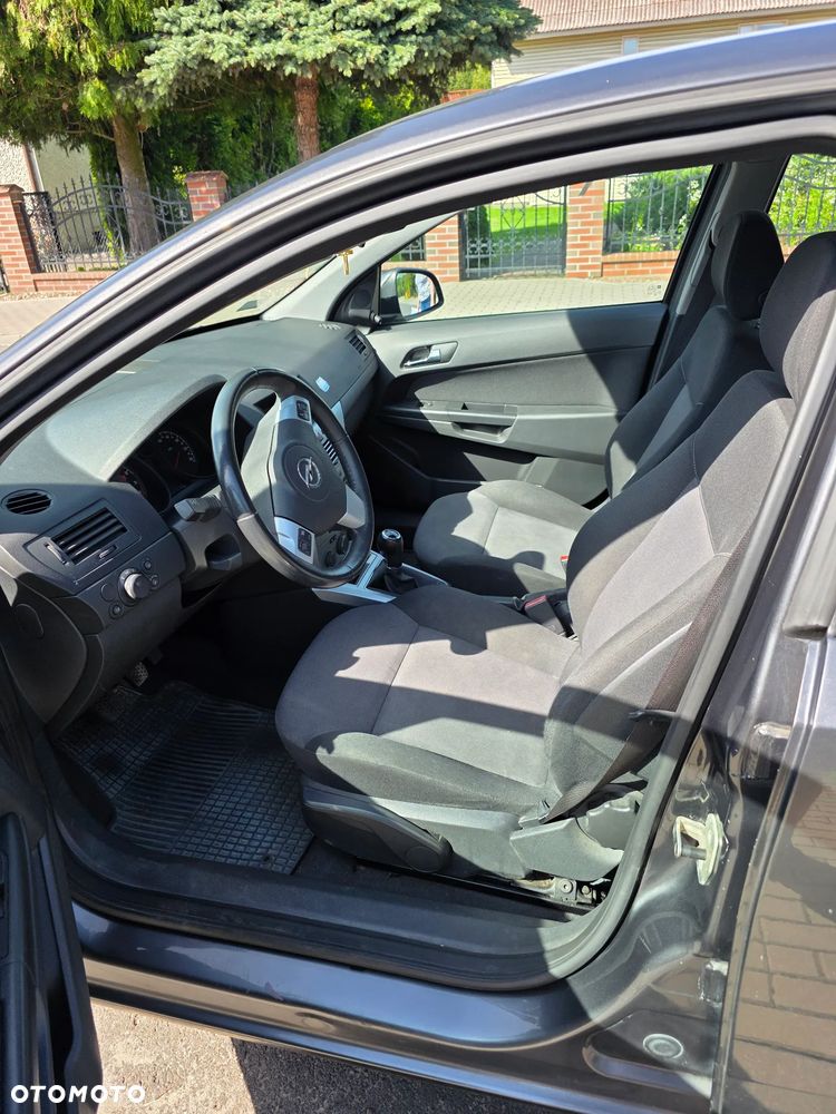 Opel Astra 1.6 - 9
