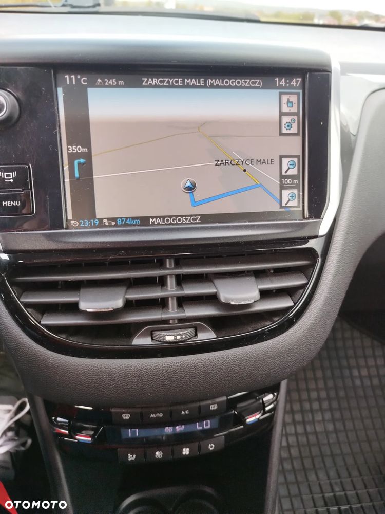 Peugeot 208 95 VTI Allure - 32