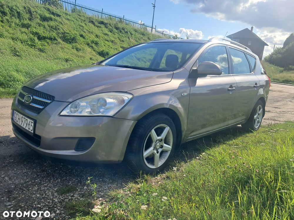 Kia Ceed 1.6 Crdi Comfort - 1