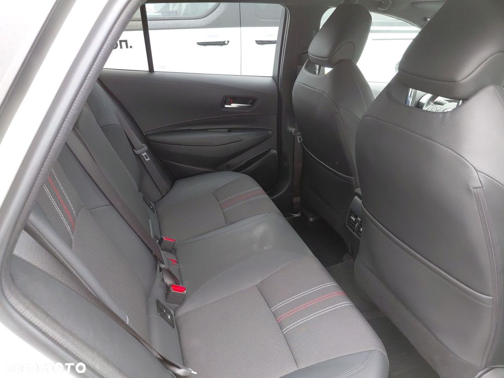 Toyota Corolla - 10