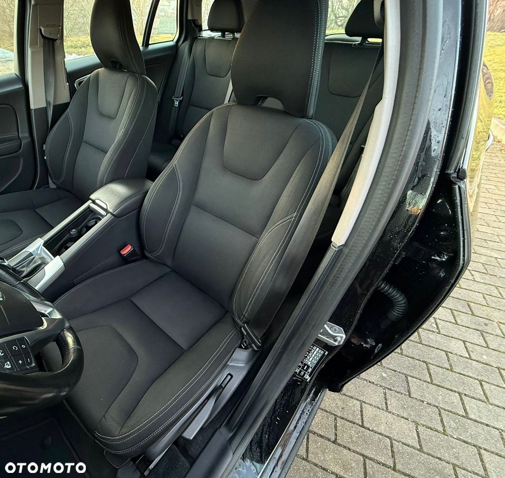 Volvo V60 Cross Country D3 Geartronic Summum - 14