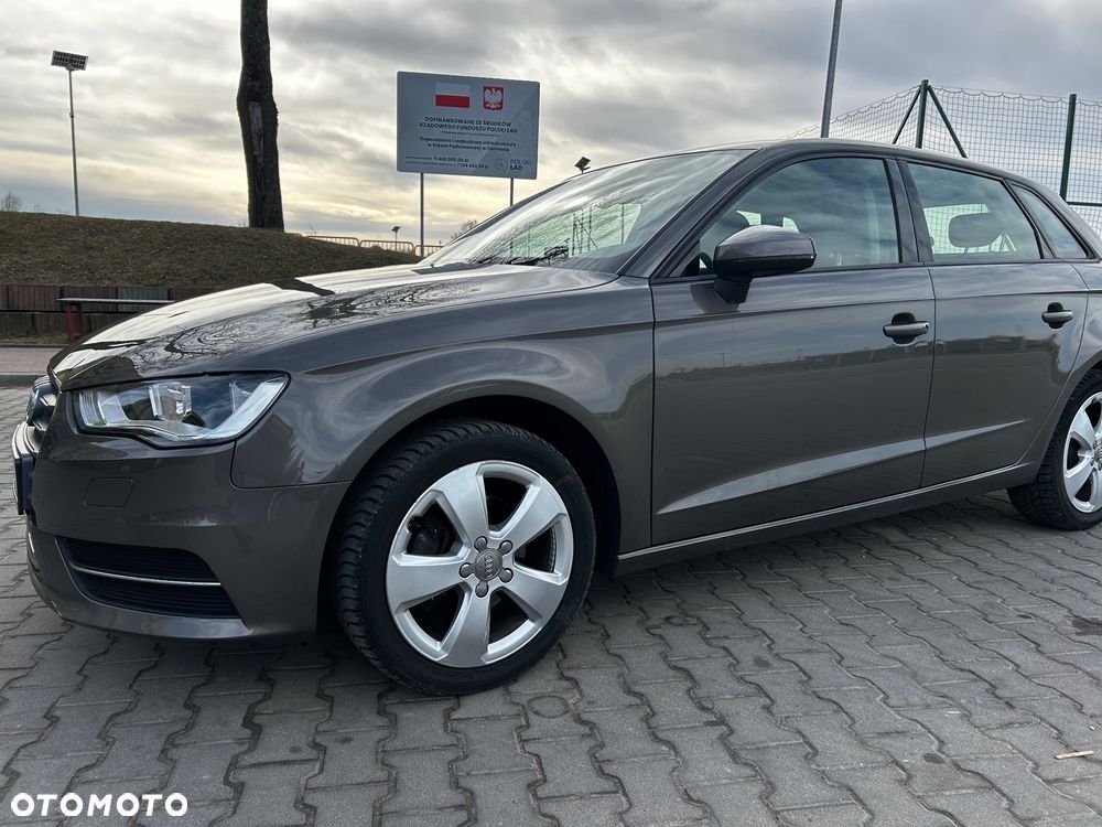 Audi A3 Sportback 1.6 TDI Ambition S tronic - 2