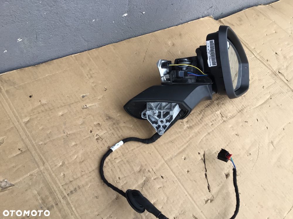 Lusterko prawe VW iD4 9 pinów - 2