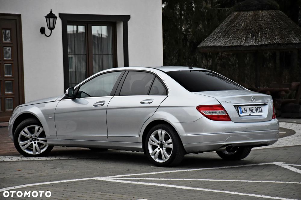 Mercedes-Benz Klasa C 200 7G-TRONIC Avantgarde Edition - 19