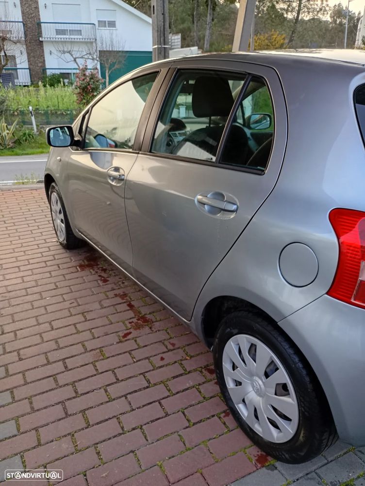 Toyota Yaris 1.0 VVT-i Sol - 1