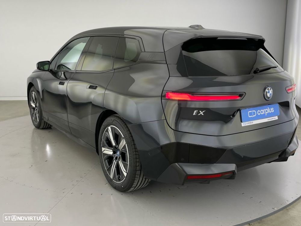 BMW iX xDrive 40 - 26
