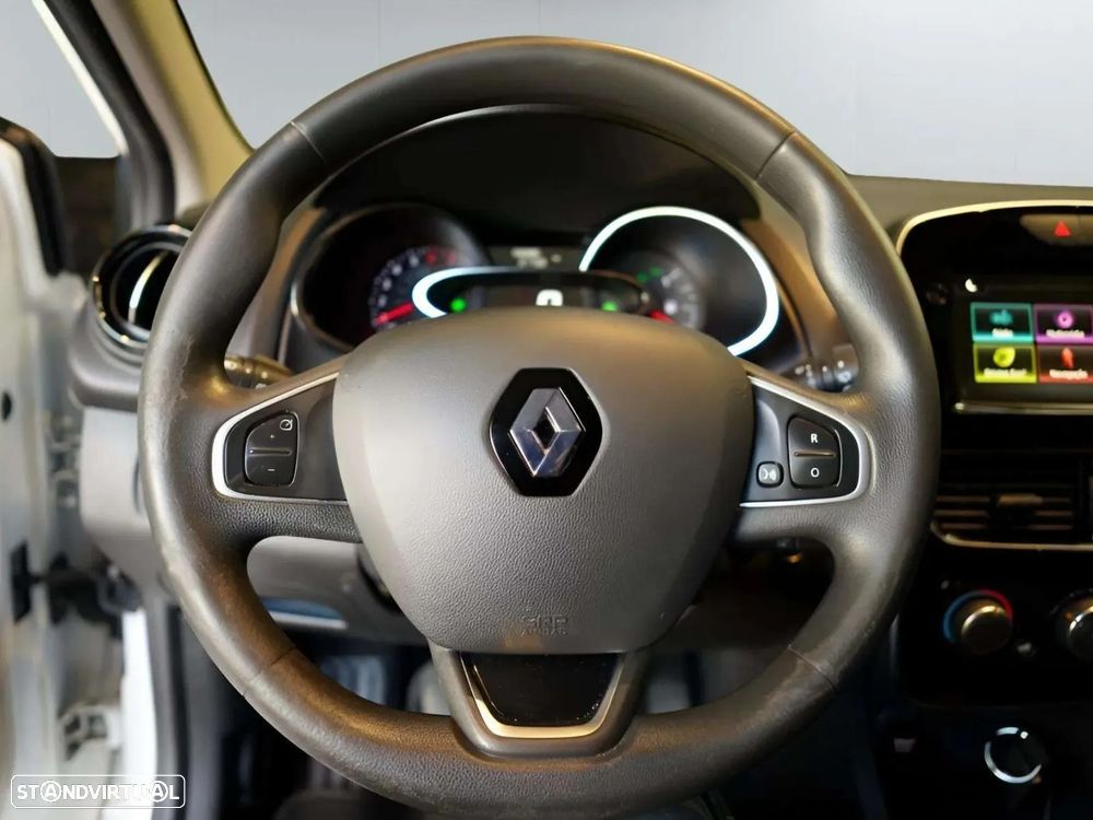 Renault Clio Sport Tourer - 10