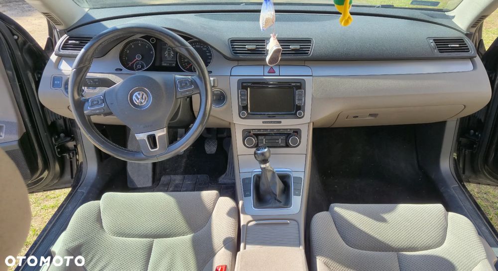 Volkswagen Passat 1.8 TSI Comfortline - 11