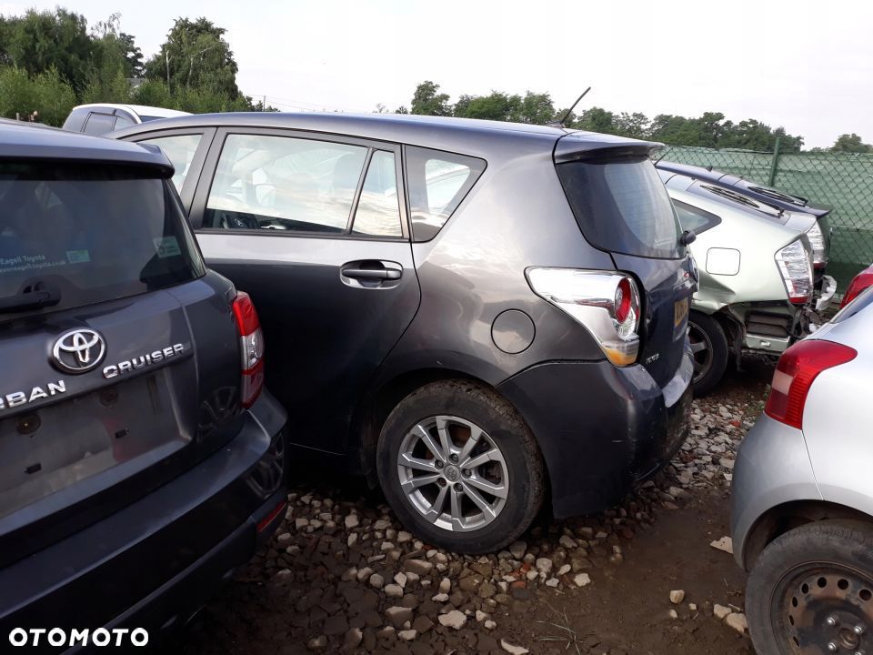 Toyota Verso 09 Van kanapa fotel pasy przekładka - 10